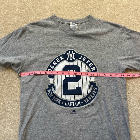 New York Yankees Shirt Mens Medium Gray Derek Jeter Captain #2 Baseball MLB - Picture 4 of 7